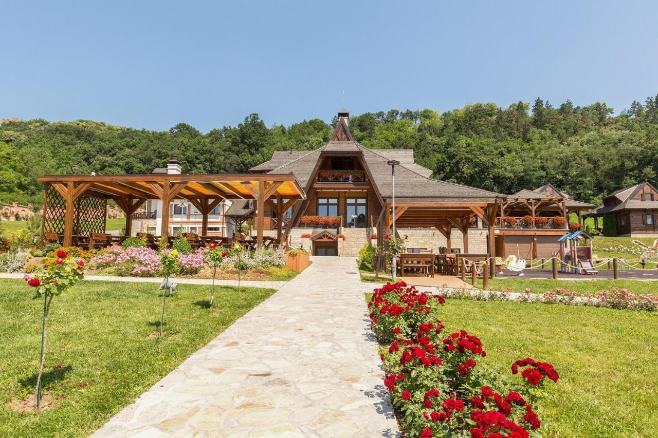 Отель Etno Naselje Vrdnicka Kula 4*