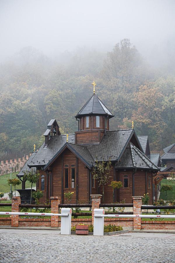 Отель Etno Naselje Vrdnicka Kula Врдник