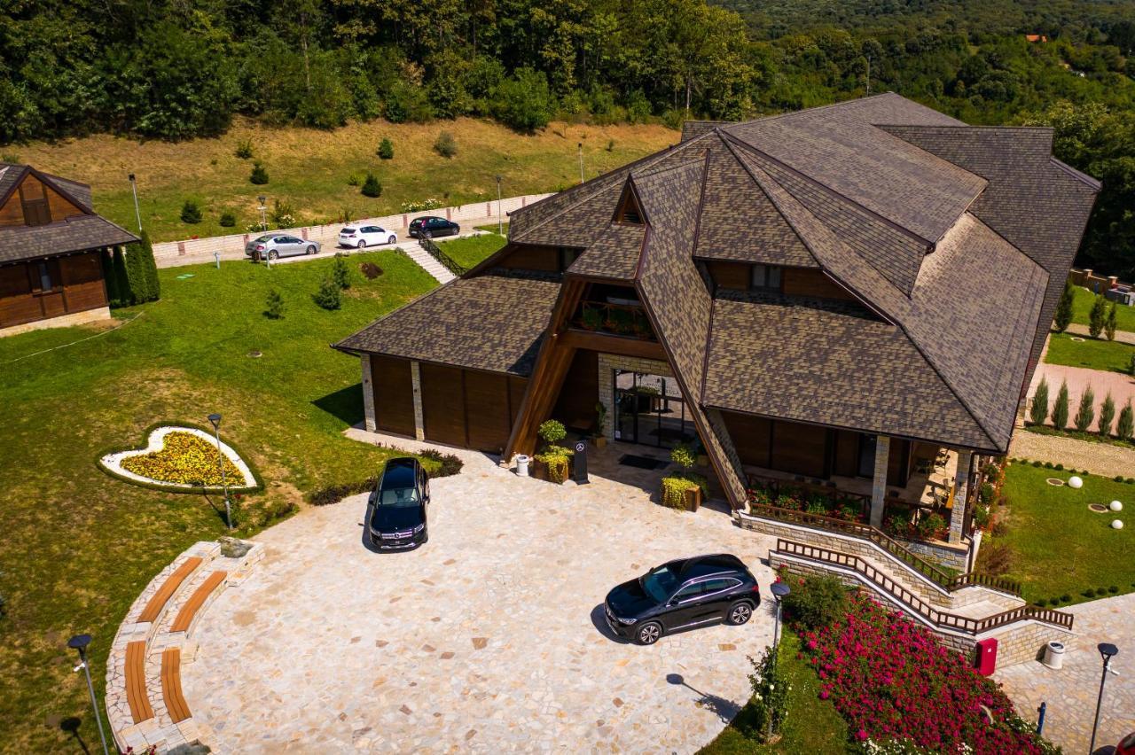Etno Naselje Vrdnicka Kula Отель