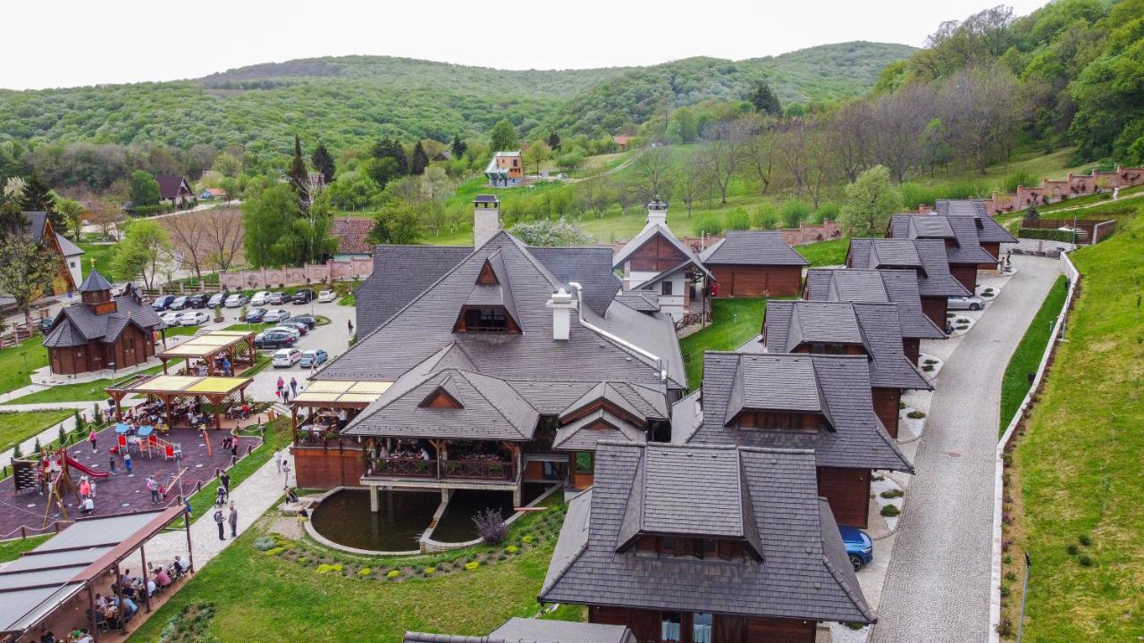 Etno Naselje Vrdnicka Kula